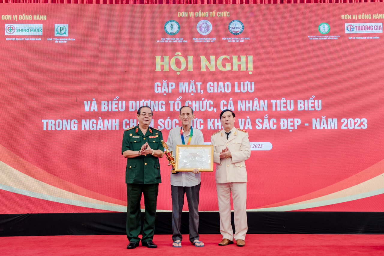 1bc02c9c-cdd0-401e-b996-c9c504f163c7.jpg