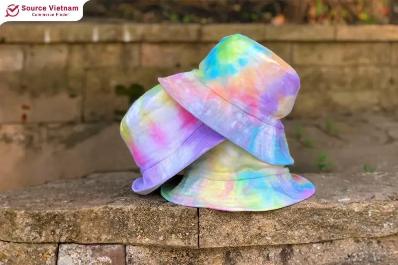 How to tie dye a bucket hat at home