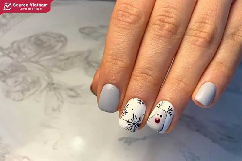 Cute snowflake nail