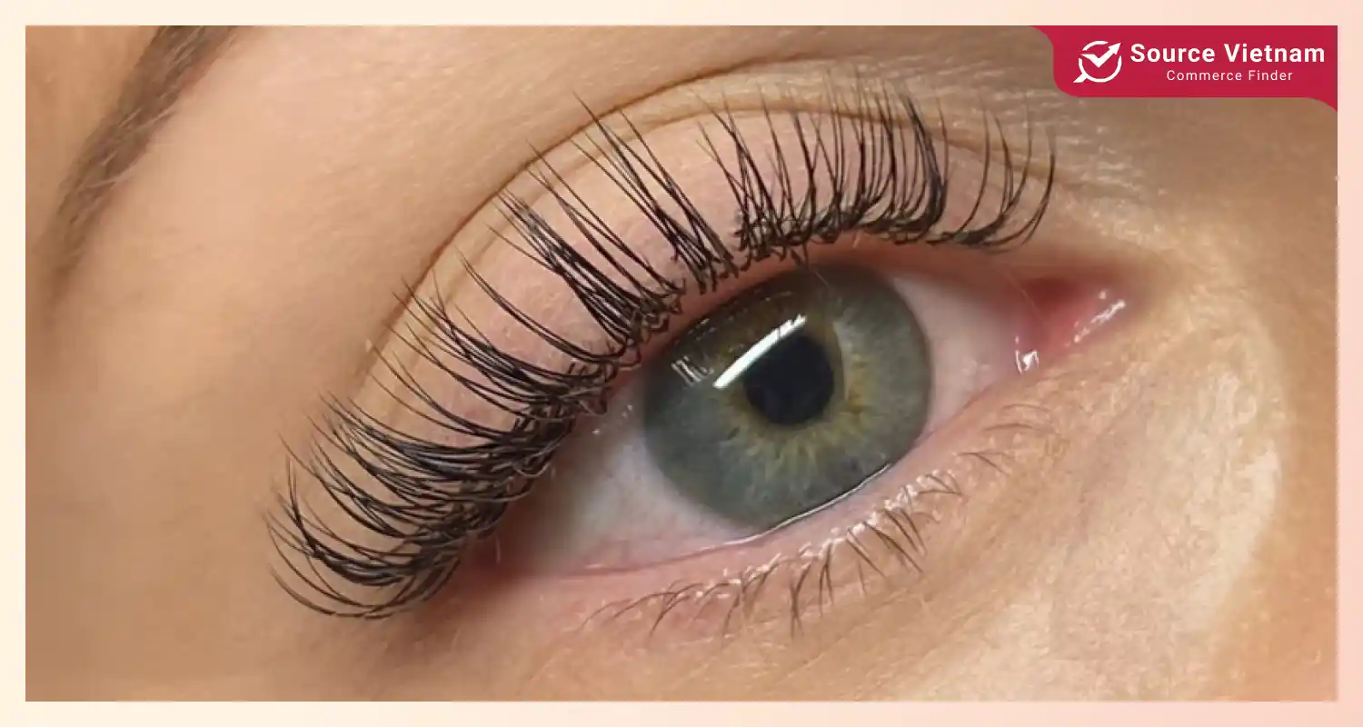 classic-style-types-of-eyelash-extensions-styles